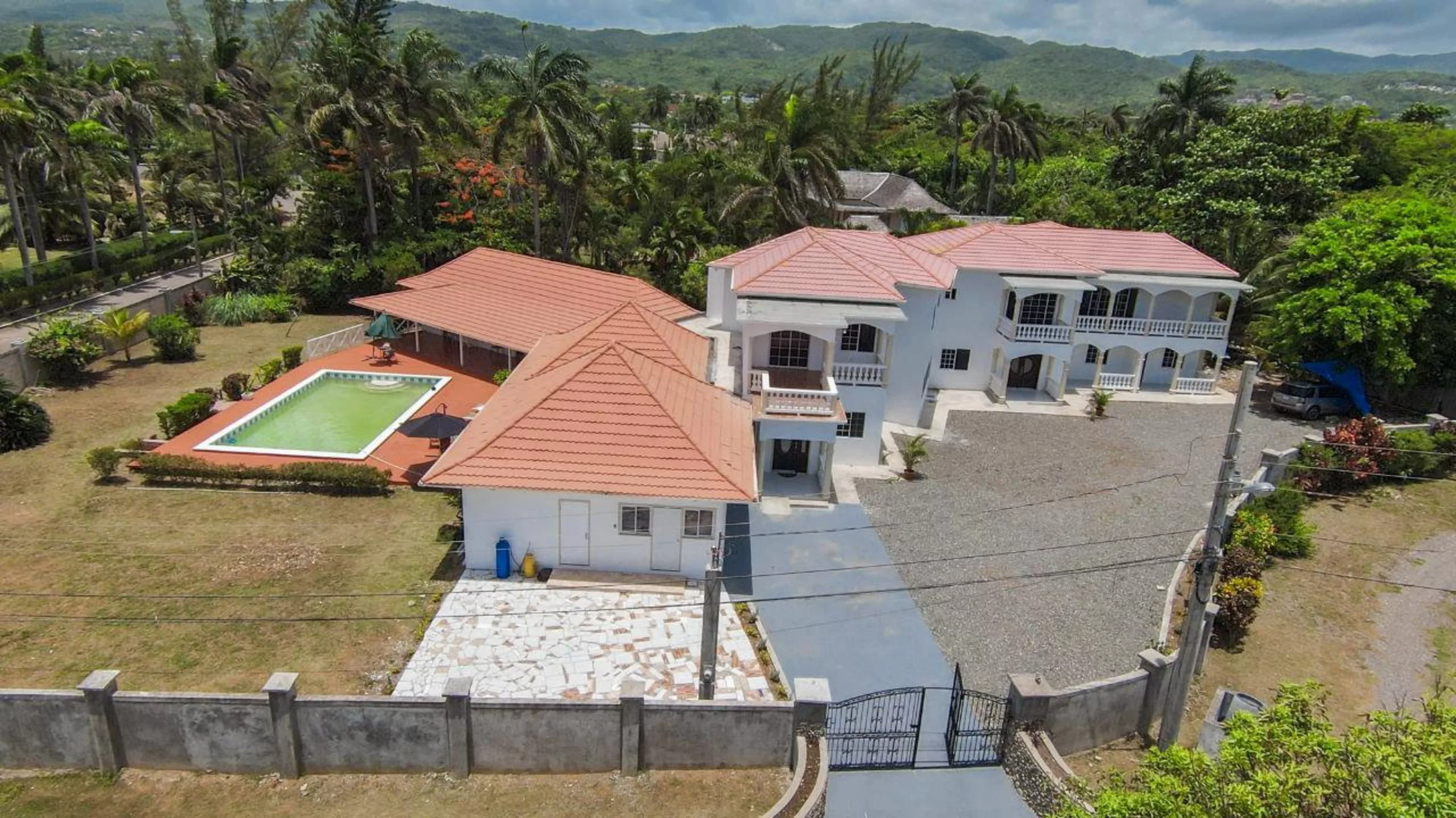 19 Beach Road – Villa For Sale in Ocho Rios